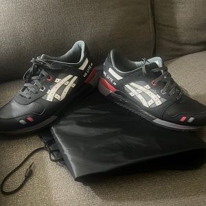 Used Like New ASICS Gel Lyte